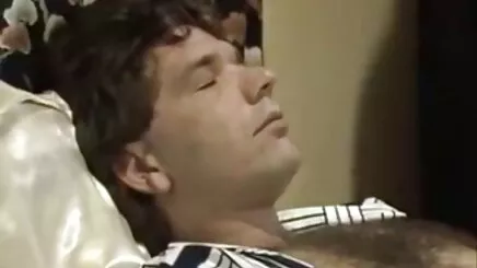 Gái xinh-làm thế Nào Bạn có Thích Nó, với sự vlxx khong che hd tham gia của Tyler Nixon và Belle Knot