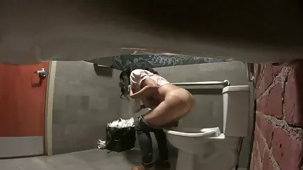 Những người hâm mộ ngồi vlxx chau my trên mặt