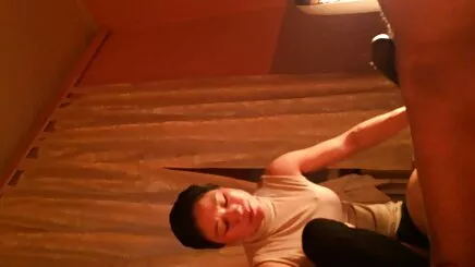 Cô gái tóc vàng bị đóng đinh của một vlxx aki sasaki chàng trai trẻ