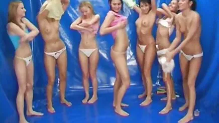 Da vlxx học sinh đen, thiếu Nia Nacci mất một trắng, một lỗ