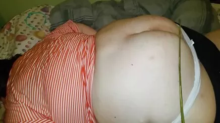 Sapphix trình bày Nikita ex vlxx trong một thủ dâm